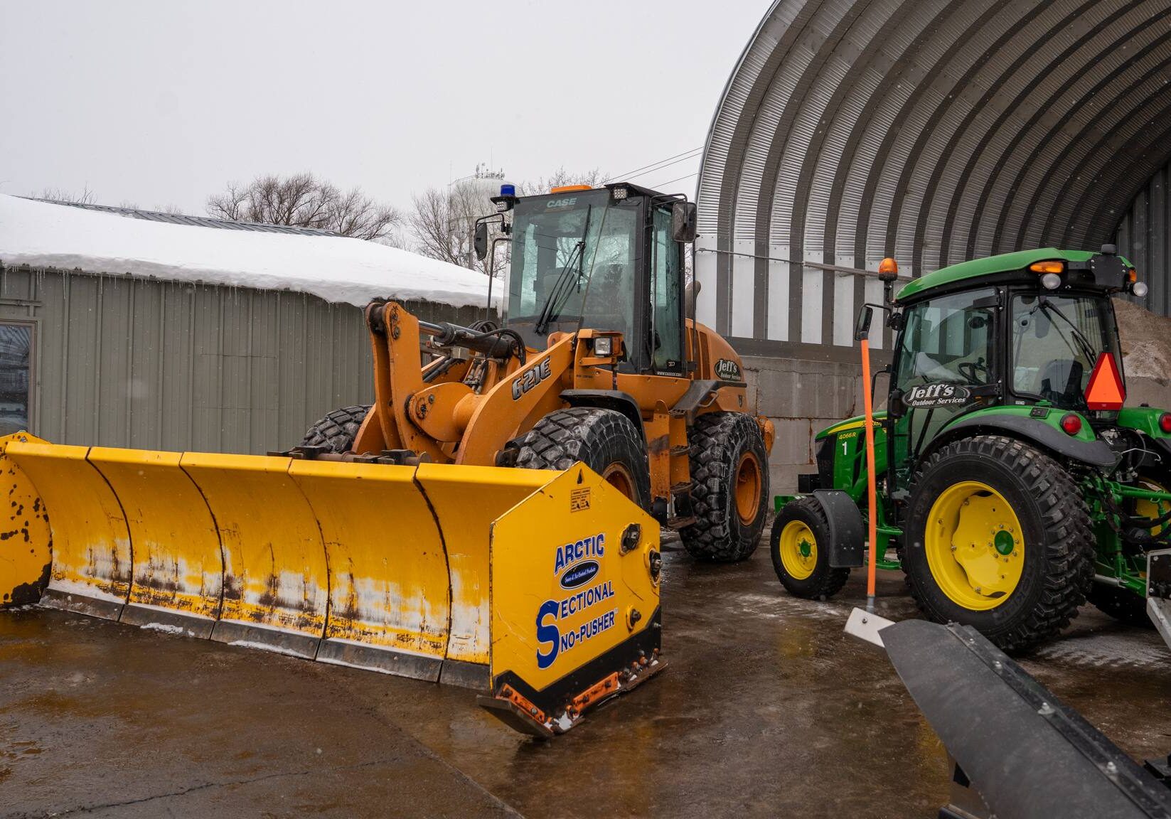 JeffsOutdoorServicesChristmas2025 Web And Social Size 02